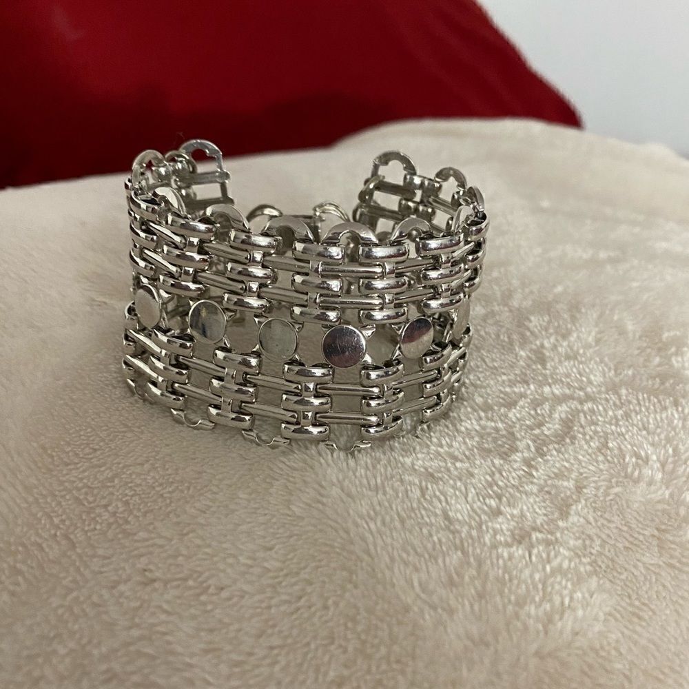 Silver tone Fashion Bracelet 